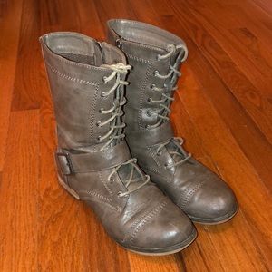 Combat boots